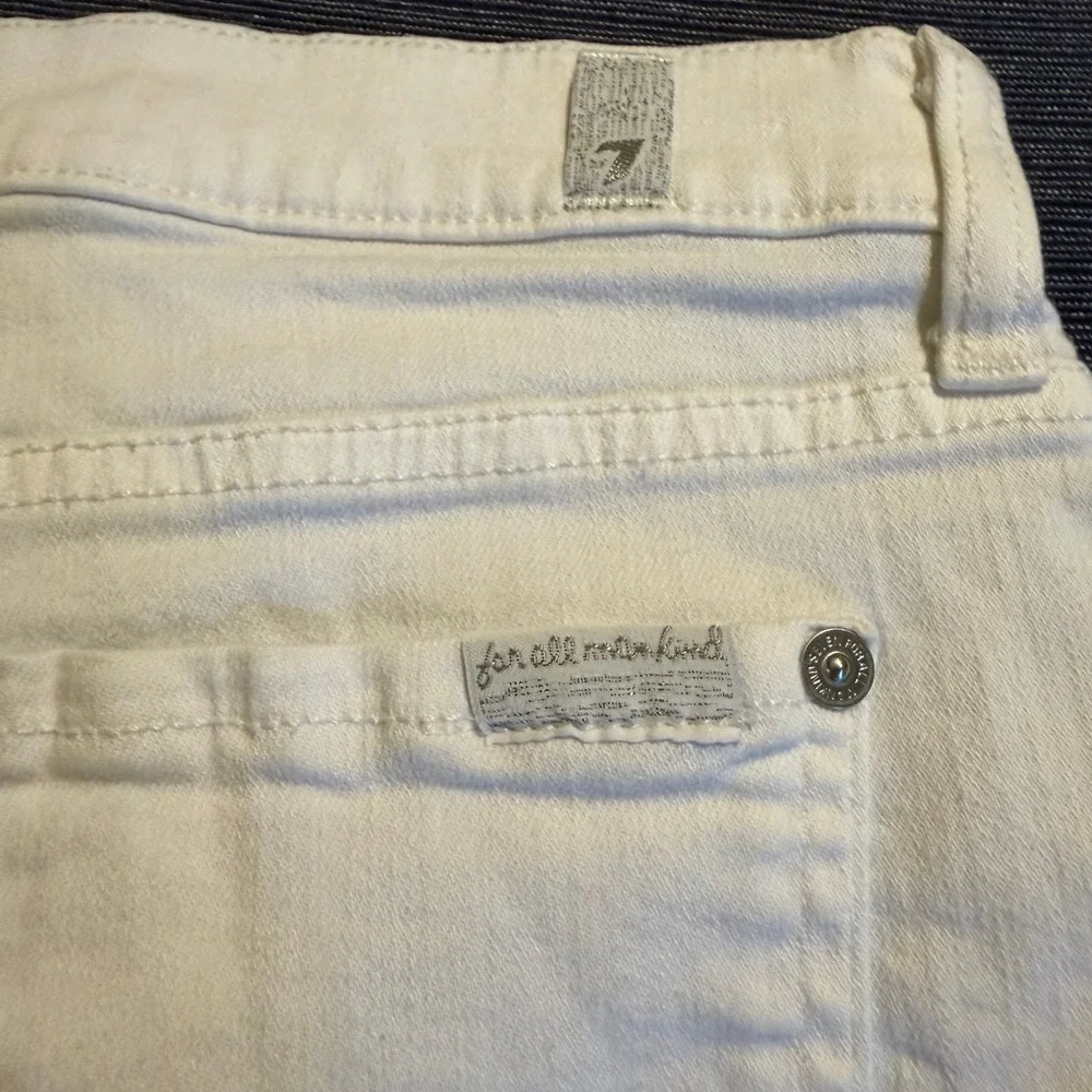 7 For All Mankind Womens White Denim Rolled Cuff Shorts Size 26 Mid Rise Stretch